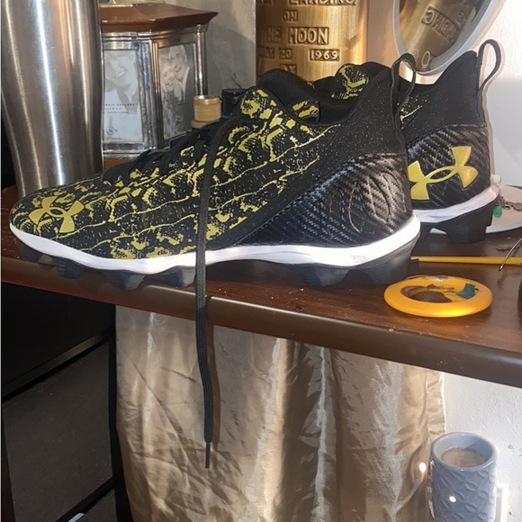 Men’s Under Armour cheetah print cleats size 13 - Picture 3 of 5